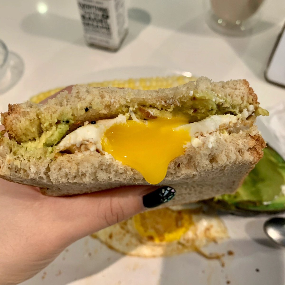 Hannah77709's tweet photo. Latte☕️ Roast Bread Roast Avocado🥑 Cob🌽 cheese cream🧀 https://t.co/dqmUdGjjNH