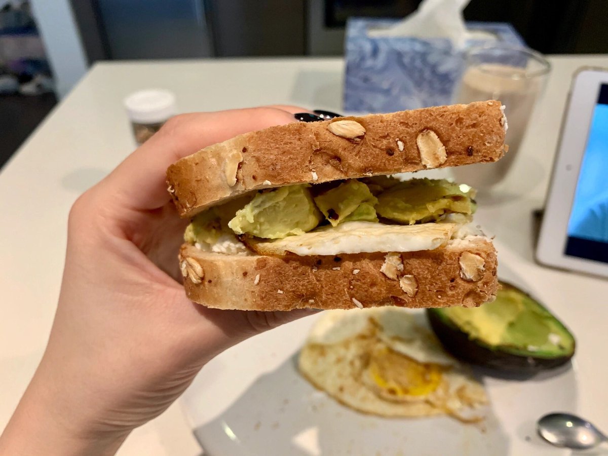 Hannah77709's tweet photo. Latte☕️ Roast Bread Roast Avocado🥑 Cob🌽 cheese cream🧀 https://t.co/dqmUdGjjNH