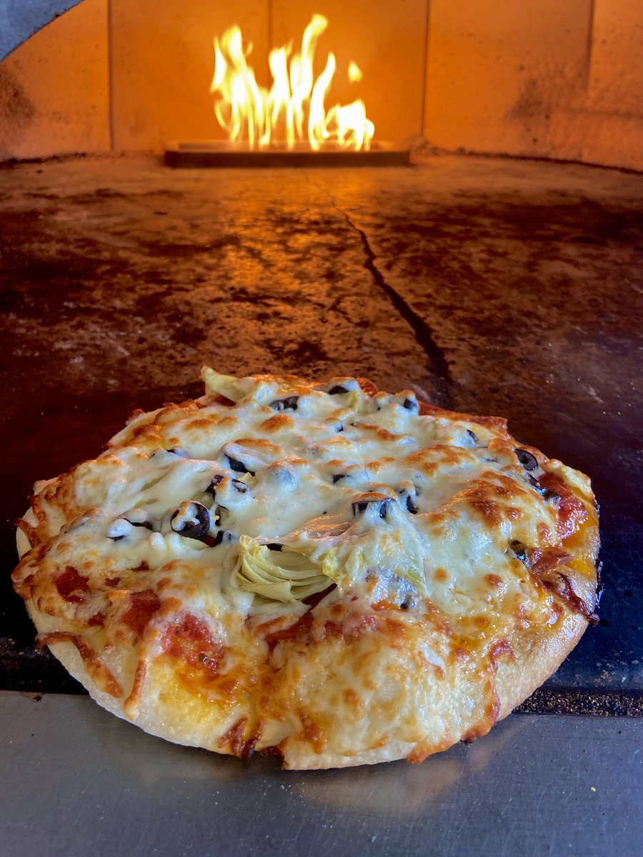 Pizza of the week: The James Dean! 

Allegedly James Dean’s favorite pie, we take pepperoni, artichoke hearts, black olives and red sauce, top it with mozzarella and bake it in our brick oven. See you soon!