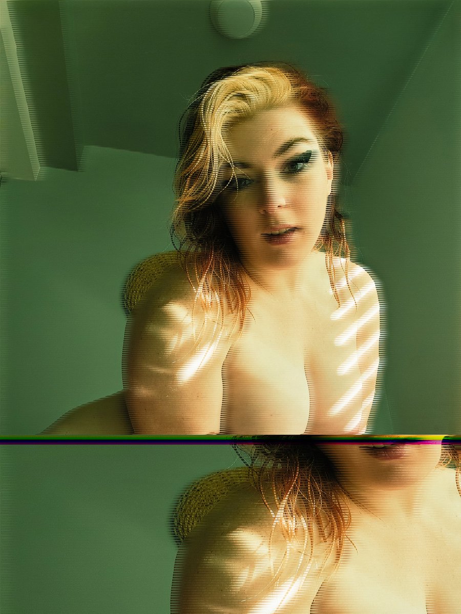 NuggsTFG's tweet photo. Did I just devour someone in the other room? I guess we will never know. Channeling SIL from #speciesmovie 
Who's your favorite non human #femmefatale ?
#nuggsthefinalgirl #species #horrormilf #horrormommy #90shorror #90s #redhead https://t.co/skKZosSC0P