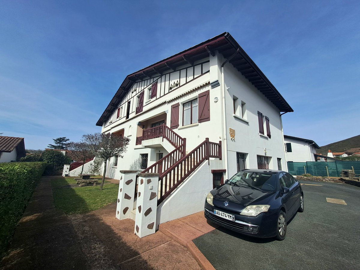 🏡 La maison Basque

#maisonbasque #euskaletxea #paysbasque #EuskalHerria #cotebasque #architecture #architecturebasque #Tourisme #patrimoineculturel #paysbasque_net