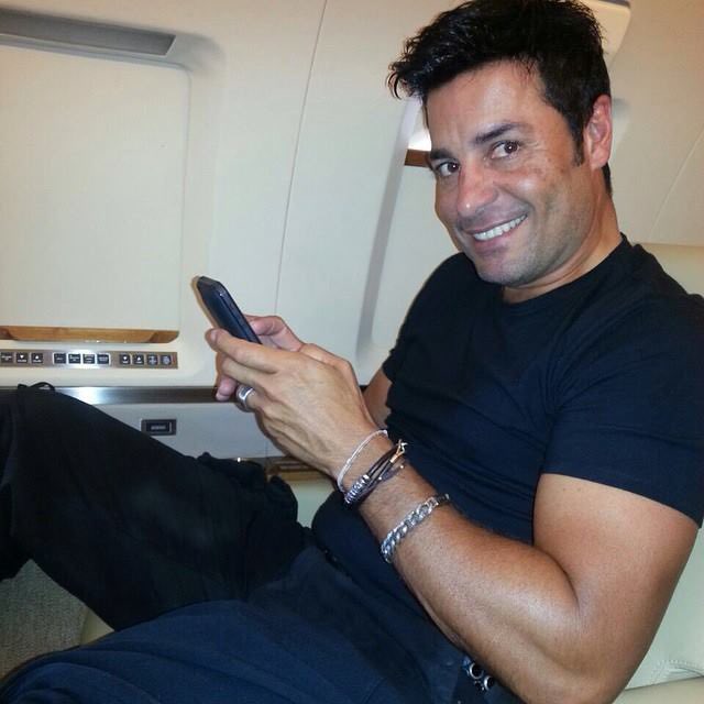 CHAYANNEMUSIC's tweet photo. Sigo pensando cuál sería su mejor nombre. 🤔 https://t.co/pCJjn6xTyA