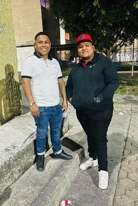 AlertaGDL's tweet photo. 🐀 Jose Antonio Flores Castillo
🐀 Cristian Gonzalez
Estos sujetos piden servicios de viajes plataforma en la zona de Los Puestos, Santa Paula y Central Nueva.
Asaltan a los choferes y se llevan los vehículos.
#RT 
🔃 @INSEGURIDAD_GDL https://t.co/tC3s0Ssxsu