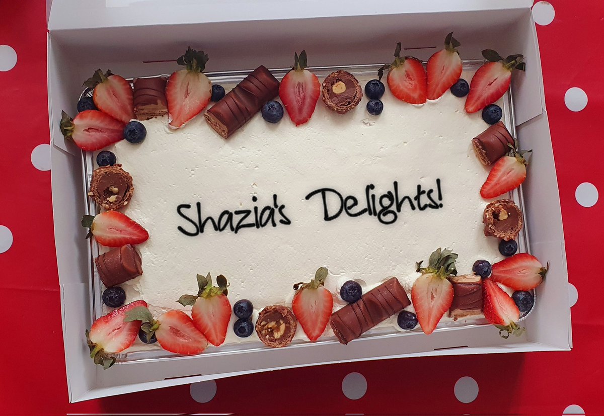 ShaziaMulla's tweet image. Freshcream Sheetcakes which went for Auction at a Charity Event! 🥰🥰 #charity #liarelieftrust #rahmamercy #familyfunday #fundraising #charitywipescalamity #donate #donategenerously #strawberries #kinderbueno #ferrerorocher #berrymix #sheetcake #ohsolush