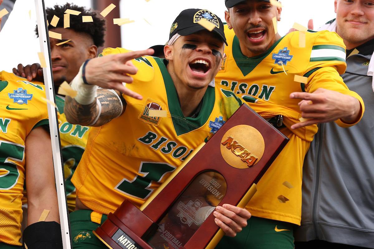 THANK YOU GOD. I have EARNED an Division 1 offer from North Dakota State University. <a href="/NDSUfootball/">NDSU Football</a> <a href="/JPetrino/">Coach Jason Petrino</a> 
<a href="/CoachJacobsonTJ/">Tanner Jacobson</a> <a href="/BradyDavis10/">Brady Davis</a> 
#21JC