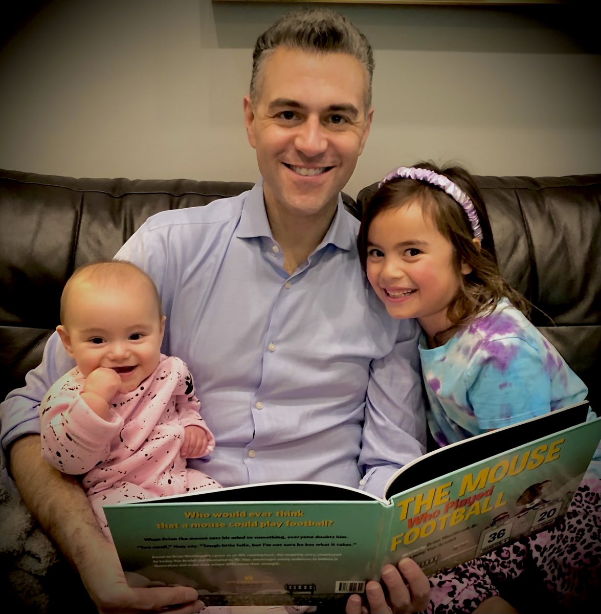 JeffSkversky's tweet photo. 📕 Look What Came in the Mail!

“The Mouse Who Played Football”

So excited to read to my little girls! 

Thanks @36westbrook @LVAmedia @markmeany &amp; @itsmistertom https://t.co/DBCUGoJT35