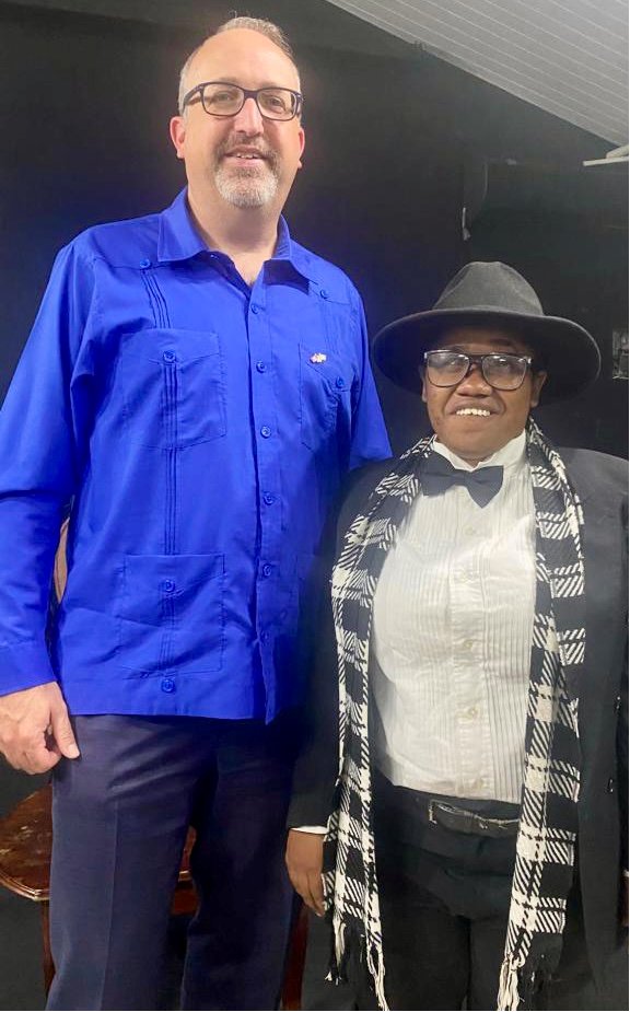 diploseb's tweet photo. #JournéedelaFrancophonie Hommage à la lumineuse comédienne 🇭🇹 Cindy Pierre Louis, que j'ai eu le privilège de féliciter suite à sa prestation magistrale de l'oeuvre capitale « J’ai vengé la race » de Maurice Sixto (collab @AmbCanHaiti et @IFHpap, bientôt dispo leurs plateformes). https://t.co/wjs61fmo4G