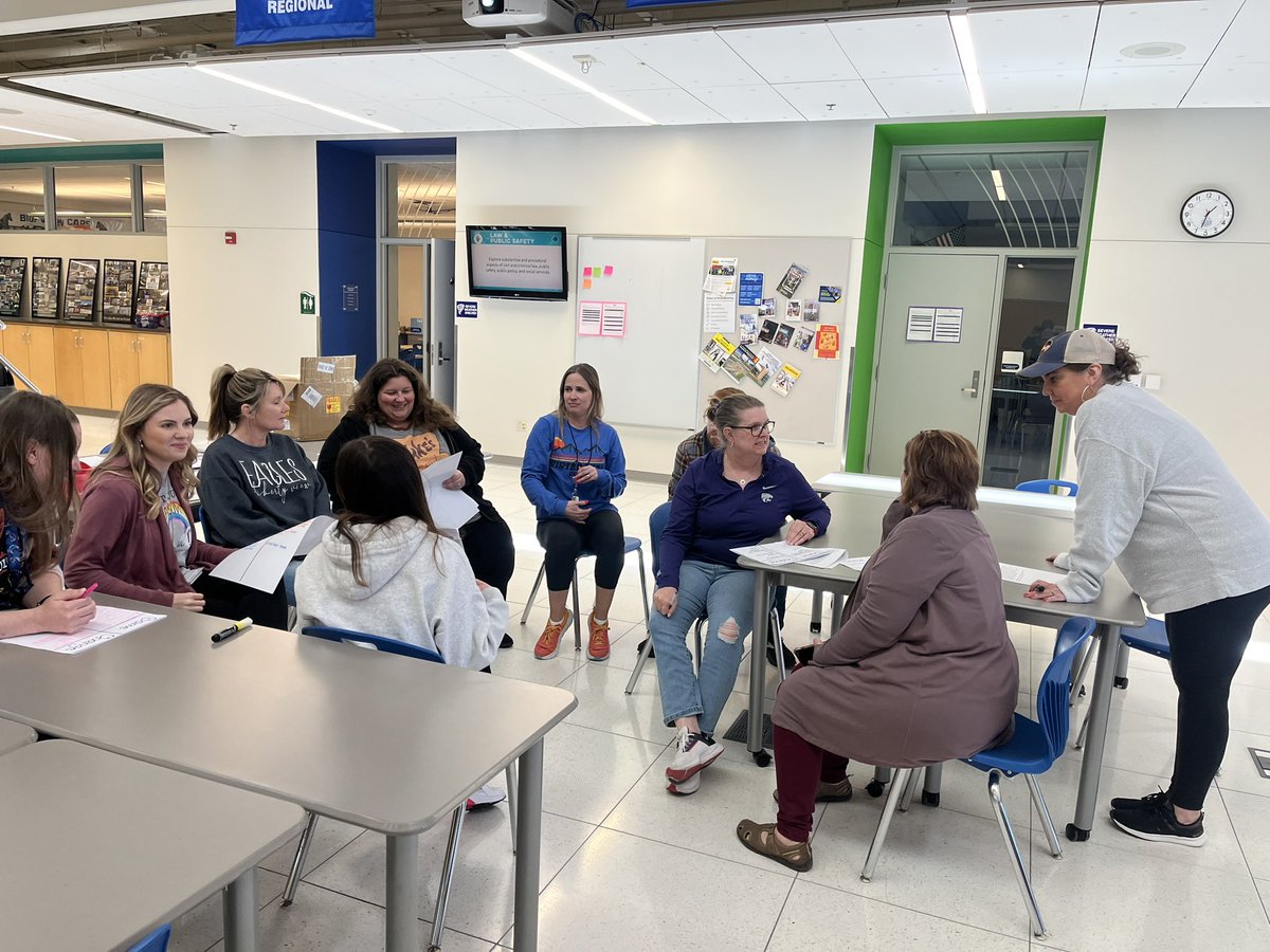 <a href="/StilwellMustang/">Stilwell Elementary</a> <a href="/LibertyView/">Martin</a> @BVCAPS Mustangs and Eagles learn Social Studies Standards with Deanne Whitlock! Awesomeness! 💚🤍🖤💛