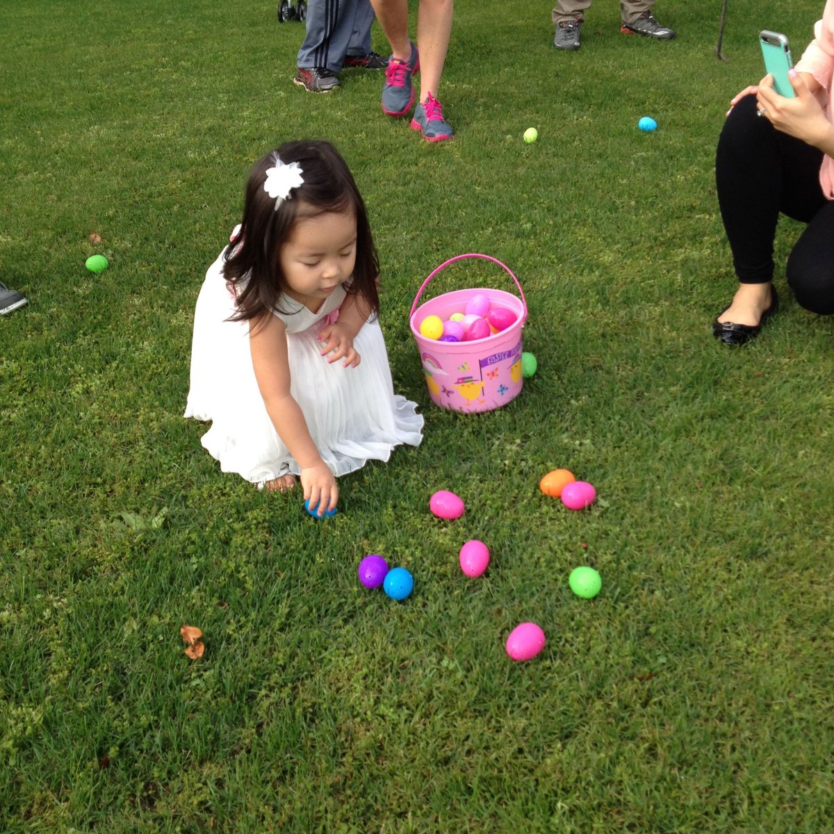 Hop on over and join us for this year’s Easter Egg Hunt on the Great Lawn on April 1st from 9am-12pm! For age group details and more information visit bellingrath.org/experiences/ev….
 
#visitmobile #easter #easter2023 #easteregghunt