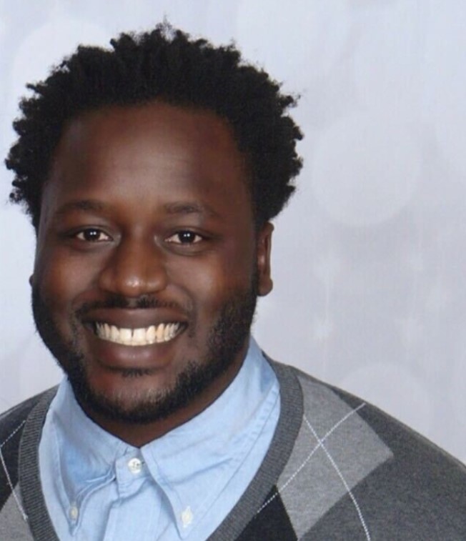 🧵Irvo Otieno was murdered on March 6 while in custody during a mental health crisis, at the time he was fully restrained both legs and arms, held down, and smothered to death. Much like in the case of  Tyre Nichols the officers were immediately charged.