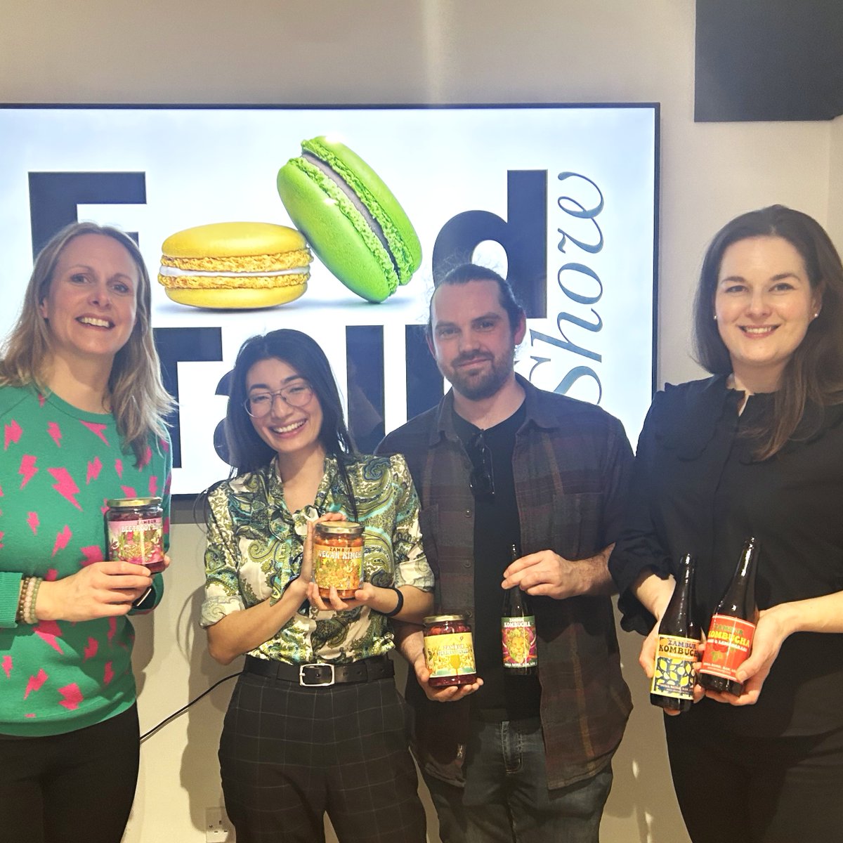 thefoodtalkshow's tweet photo. We’re Live now! Listen as @AJSharpFoodie is joined by professional chef and cookbook author, @Charlotte_Pike_ and Zakinah and Nathan from Zambur Ferments.
#ferments #fermentedfoods #foodtalkshow #foodpodcast #foodradioshow https://t.co/pUS1J7fPz3