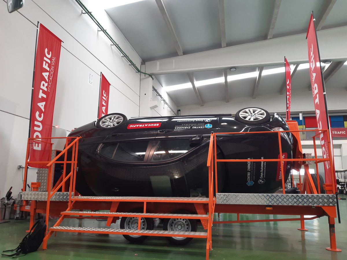 Un grupo de personas adultas de la Universidad Popular de <a href="/zaragoza_es/">AyuntamientoZaragoza</a> ha visitado la Fundación <a href="/educatrafic/">Educatrafic</a>, donde han se han puesto al día sobre las novedades normativas, a través de un kahoot.

 También han visitado las instalaciones y ¡¡han probado un simulador de vuelco!!