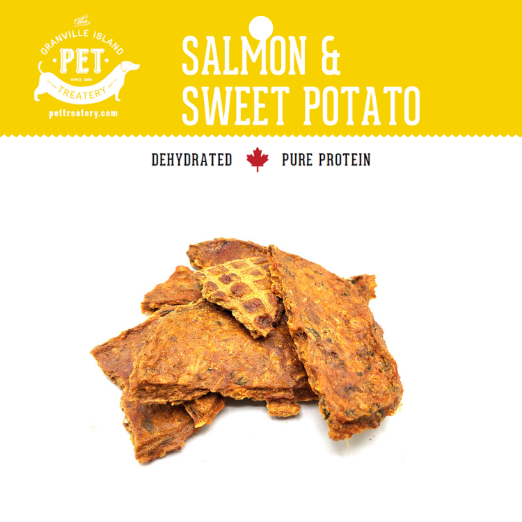 tgipt's tweet image. #Textureshot of our Dehydrated #Salmon &amp;amp; #SweetPotato treats blessing your feed ✨

Besides being perfectly brittle (great for breaking into smaller pieces), these are a knockout combo of functional protein &amp;amp; carbs that work as great as they taste.

What's your dog's go-to?