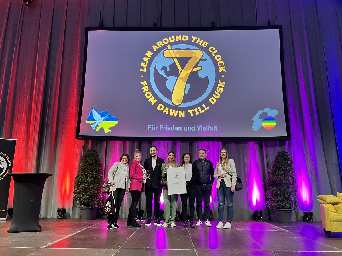 CURRENTA's tweet photo. CURRENTA-Team gewinnt LeanBaseAward 2023 in Bronze. 🥳 In der Kategorie ‚Unternehmen‘ überzeugte es mit seinen Ideen zu smarteren Prozessen. Herzlichen Glückwunsch! Die Idee im Detail findet ihr hier 👉 https://t.co/NCMV22D5Sk
#leanaroundtheclock #TeamCurrenta https://t.co/PXK1XSBGOt