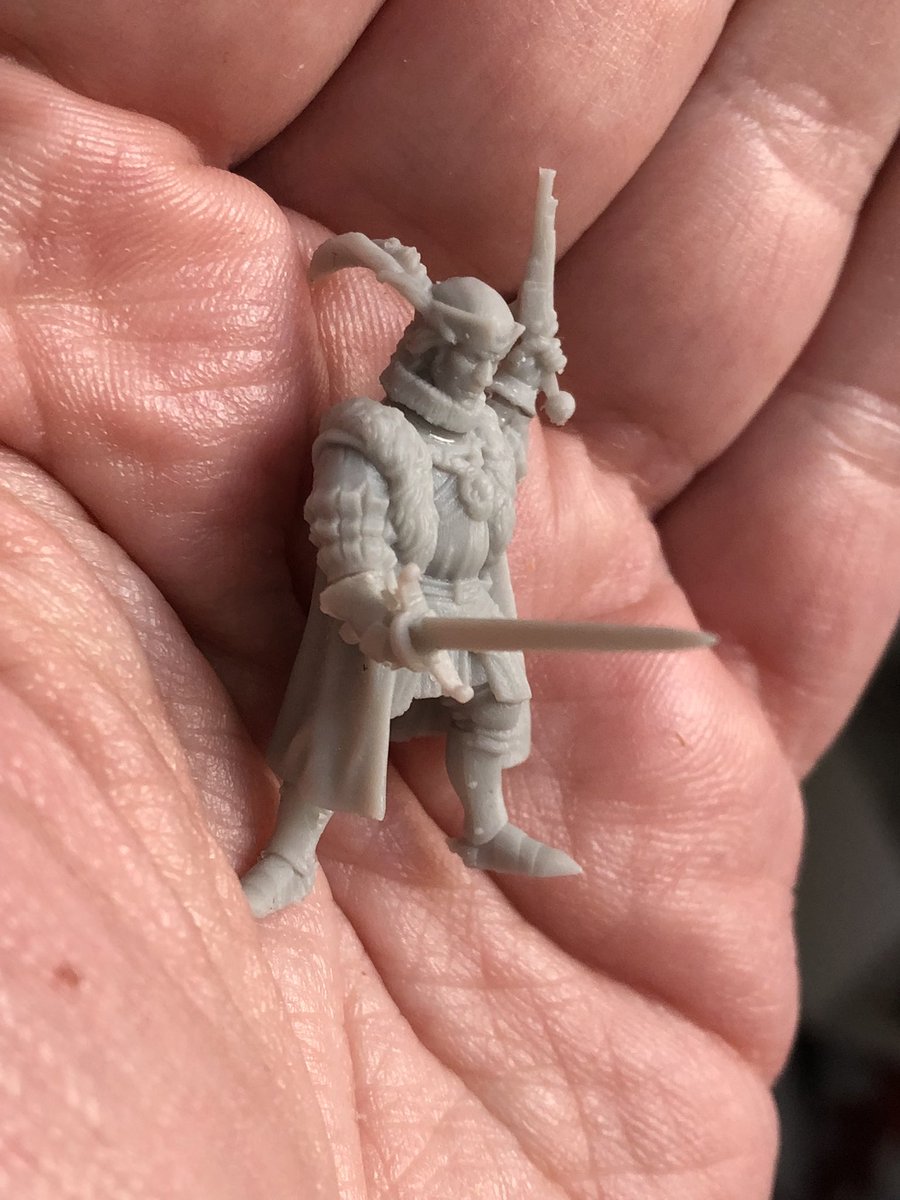 imprimiendo_3D's tweet photo. SORTEO miniatura del Gran Capitán de Last Sword de este mes. Con las únicas condiciones de retuitear este mensaje y según la cuenta. Envío gratis a España. Hasta el jueves! El viernes resolvemos. 
PD. Todavía tengo un sorteo pendiente de resolver pero no me da la vida. https://t.co/m2bNvN2wyN