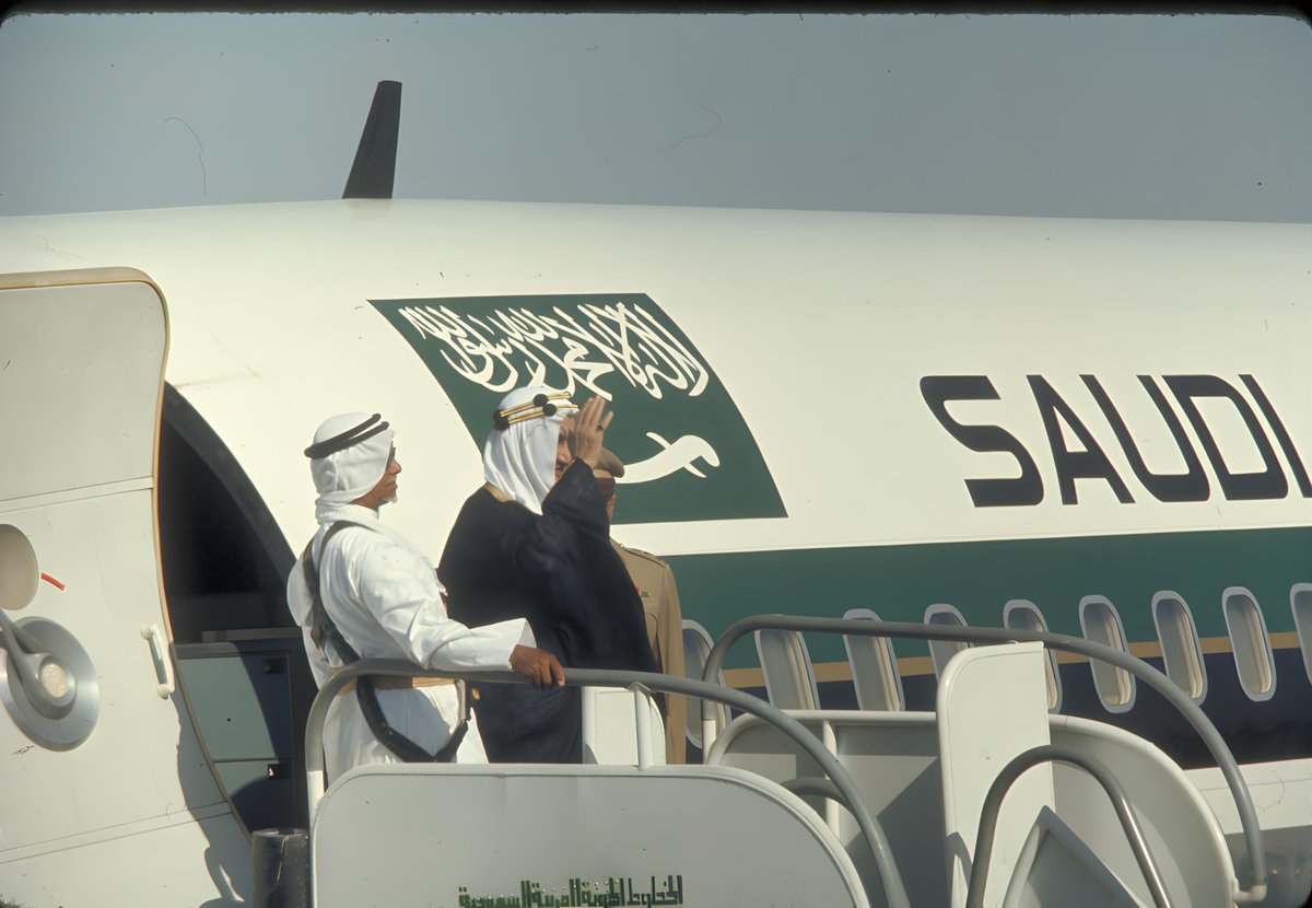 ArabiaArchive's tweet photo. صور عالية الجودة لأحد رحلات #الملك_فيصل رحمه الله من مطار #جدة حوالي ١٩٦٩م 
#السعودية https://t.co/GlwS6fj2a8