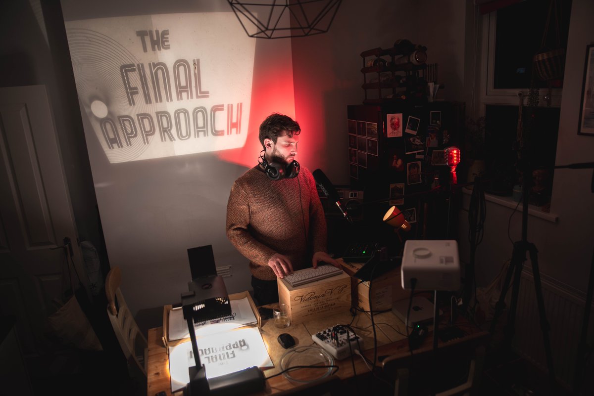 ThomJordan23's tweet photo. Catch The Final Approach @CamdenPT-
"High school has never seemed so sordid and so dangerous. We are sucked into Sam’s increasing delirium and can never be sure what is real and what is part of his fever dream."
Sat 25 Mar at 7.15pm
Tickets £8 - £12
https://t.co/SiprpKvUVN https://t.co/t55JDTooB3