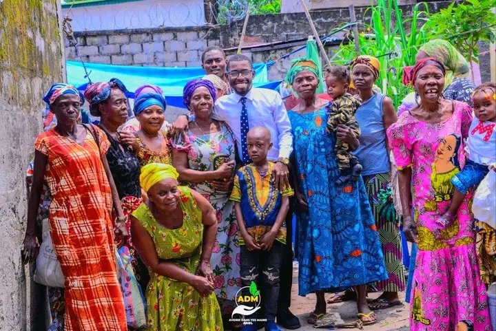 ntemo_officiel's tweet photo. #Kinshasa: Le #Président de l'ADM Henock Ntele pose des actes #responsables et hors du commun envers les #Femmes-Veuves de #Mikonga à Nsele
Les détails ici👉🏽https://t.co/ncXnh2fRXu
@JosephineMawete
@CMbuatas
@ChrisNzota
@NzenzaKisasa
@FondationDNT
@FDisikila https://t.co/LPTHHcYJly