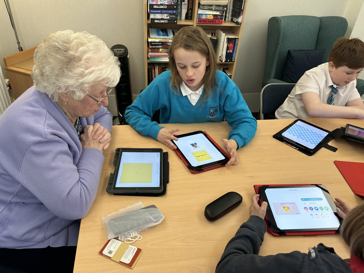 Week 2 - Working alongside @GreenhillPS Digital Leaders&amp;NLC James Dempsey Gardens residential complex as part of the Intergenerational project block - pupils teaching key CRIS messages📱📝 <a href="/JillWoodward20/">Jill Woodward</a> <a href="/oneilljdo/">Janie O’Neill</a> <a href="/DB_AKODS/">Derek Brown</a> <a href="/HofENLcentral/">Gerard McLaughlin</a> <a href="/DigiLearnScot/">Digital Learning and Teaching</a> #digilearnscot