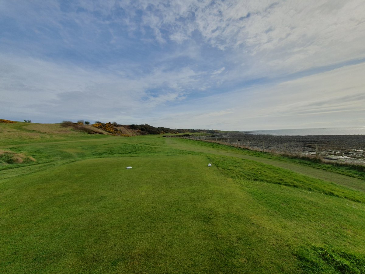 Thanks to Paul and all the team at @ArdglassGolf for looking after me today. Unbelievable course in great condition. @EIGTravel @TomKGolf