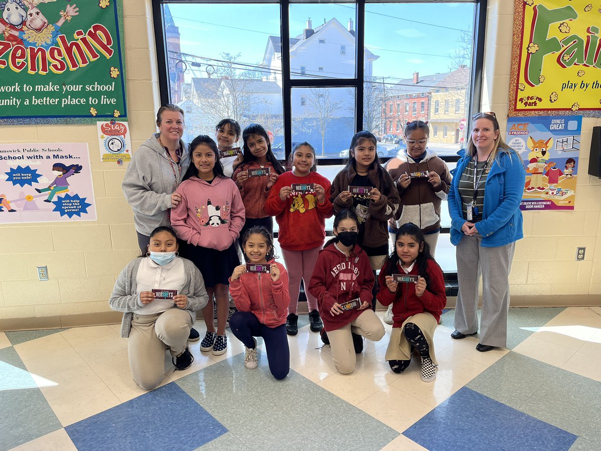 ddipane's tweet photo. Getting ready to start our next Girls on the Run season with our welcoming HerSHEy candy bars!! We can’t wait for next week #allinforNB @LStirlingNBPS @nbpschools #girlsontherun https://t.co/LansnmMfGu