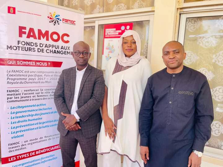 ppaterne's tweet photo. Le Centre d’Analyse et de Recherche de l’Espace Sahélo-Saharien #CARESS  à défendu son projet #RéfugiéMaisCitoyen devant la commission de sélection du FONDS D'APPUI AUX MOTEURS DE CHANGEMENT #FAMOC https://t.co/nhbMfrr8CH