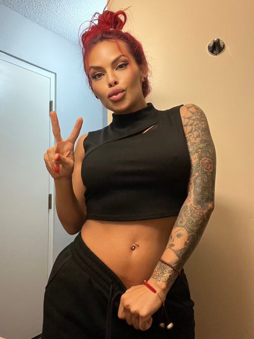 Comment kiss if you like this picture 😘 https://t.co/Sygpz0cbuV