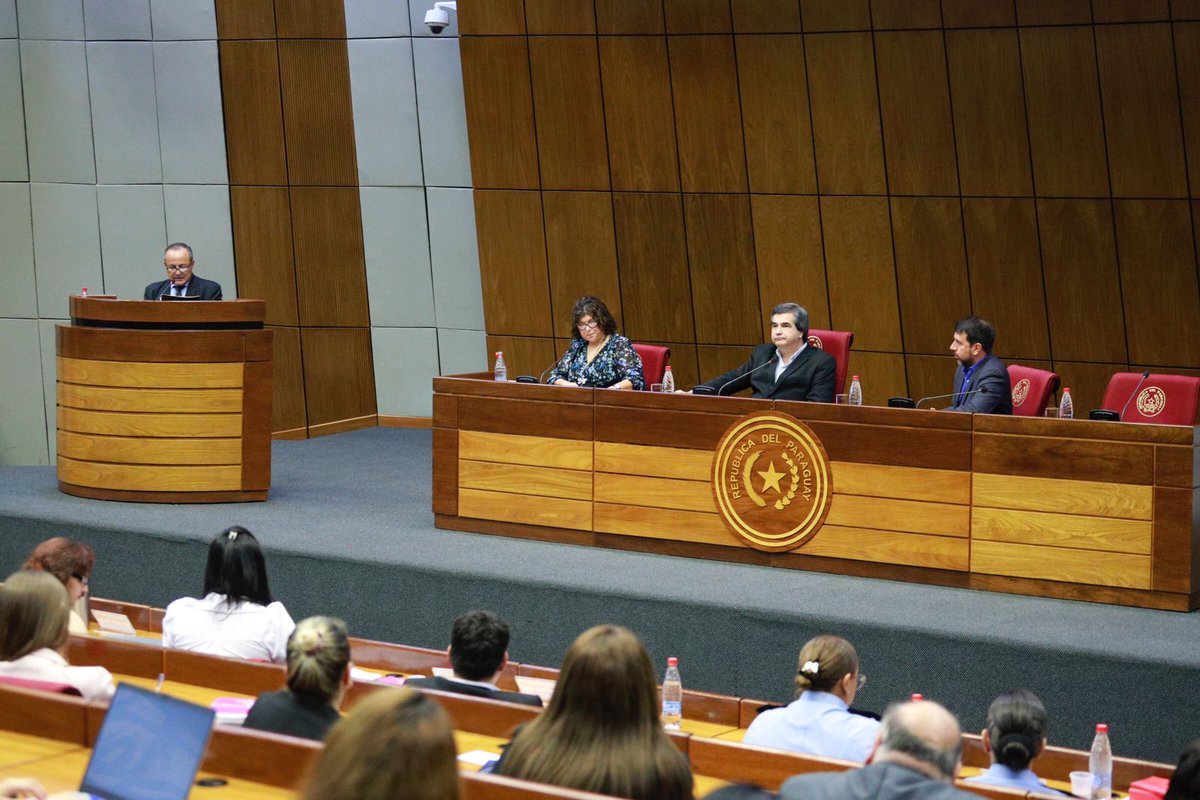 SenadoresPy's tweet photo. Durante una audiencia pública abordaron temas vinculados a la violencia contra la mujer

https://t.co/qNEIjCe5bo

@carlosfilizzola
@tonyapuril
#SenadoPy https://t.co/xC0RcCmOkd