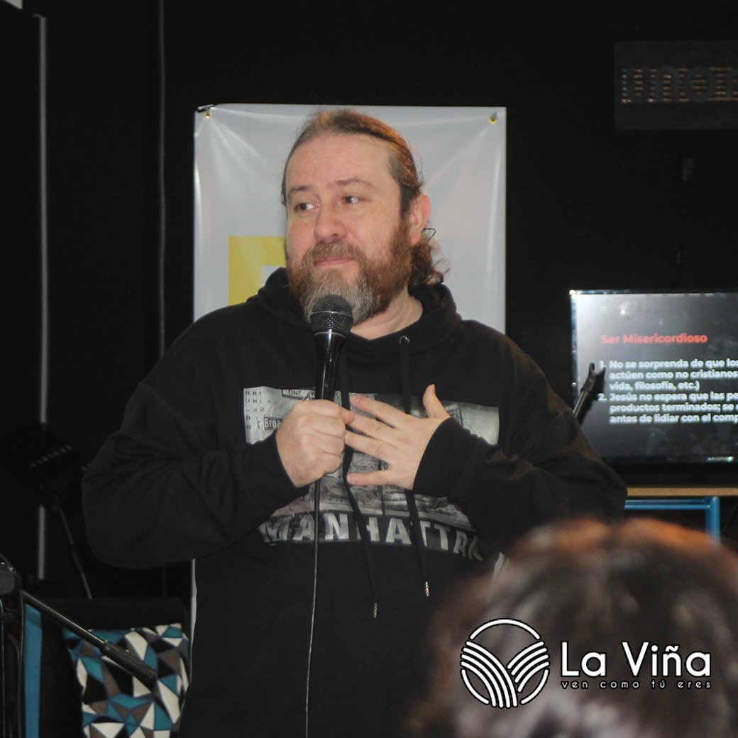 VinaQuito's tweet photo. Disfrutamos un tiempo hermoso en la convención PASIÓN + COMPASIÓN 🔥.
💪Fuimos desafiados a compartir el evangelio y sobre todo animados a ir donde la persona está entendiendo su contexto con el mismo amor que Jesús lo hizo.
.
🙏Gracias Steiger Latinoamerica https://t.co/xfCKsFk7Nx