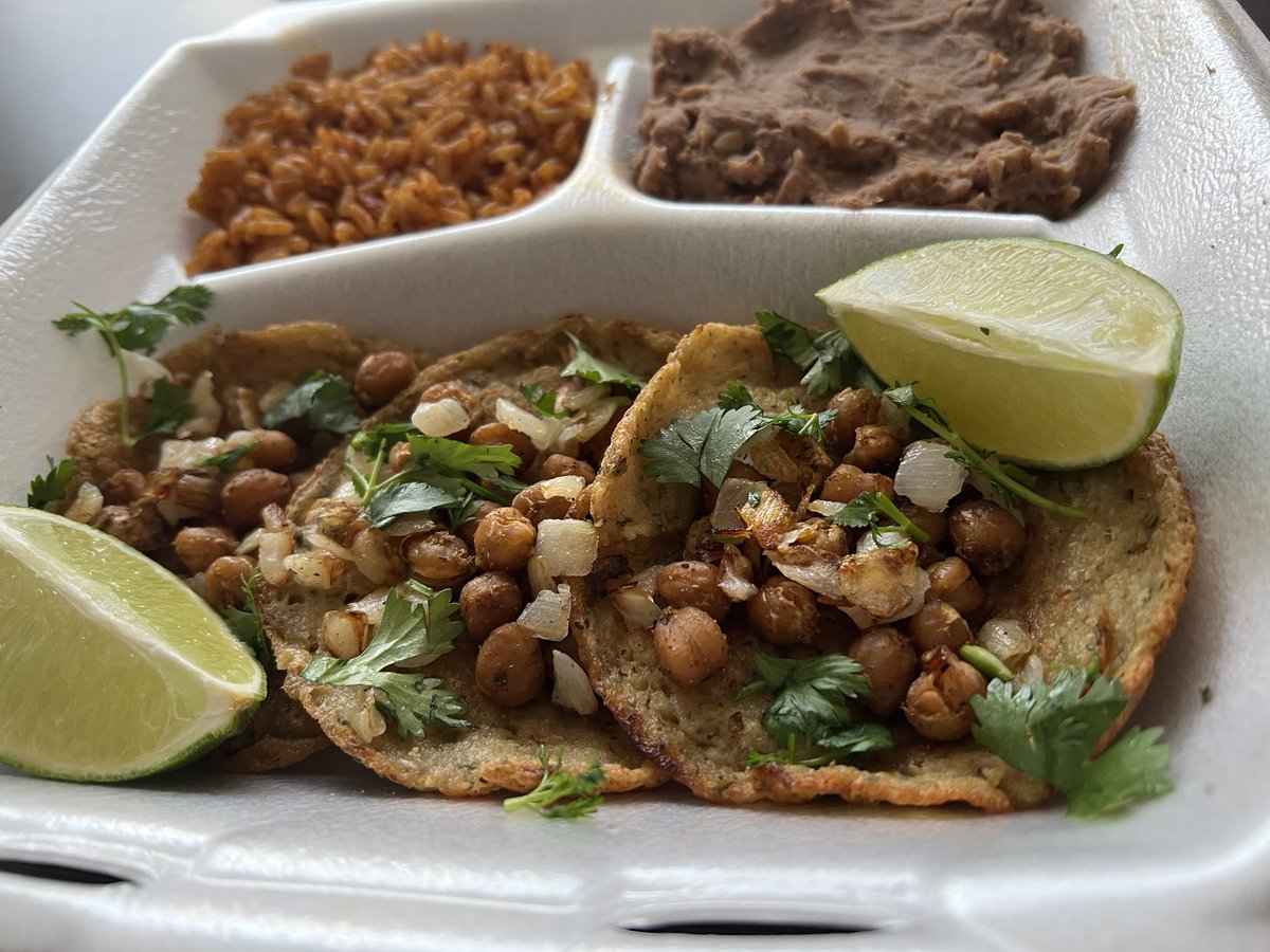 ChefBoyarDrex's tweet photo. Tacos

Will be serving on Saturday, 3/25. Accepting orders until Friday, 3/24 8:30pm

Denton pickup/delivery(+$4) only https://t.co/0mYcldAY2s
