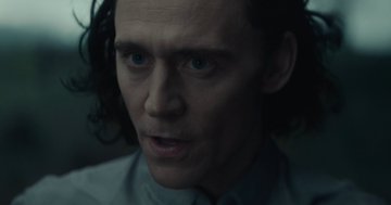 havanesemom13's tweet photo. Oil bills are expensive, just heat your house by staring at intense Loki eye contact https://t.co/UZTrVxaupu