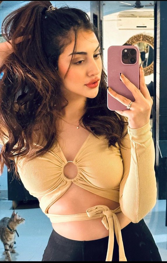 FrrgTpkWYAIr_Md?format=jpg&name=900x900