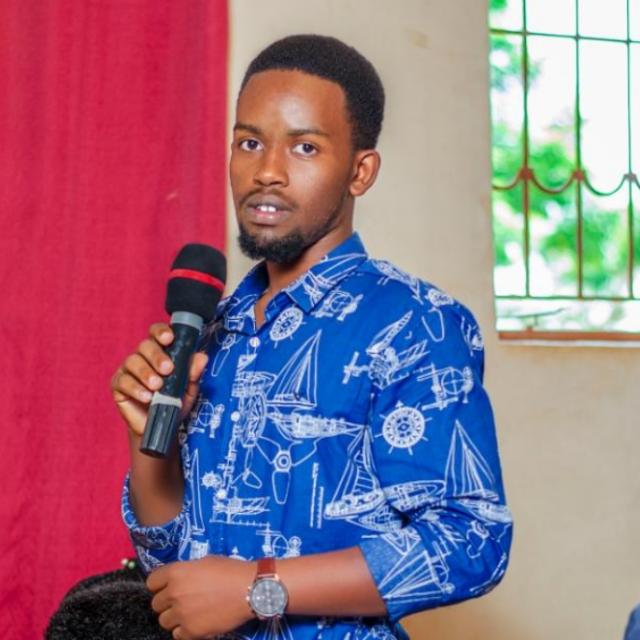 RKivengyere's tweet photo. Since a Big Twitter following is  a requirement on my next Job interview, follow me ifb🤝 https://t.co/qS8aHpjCdl