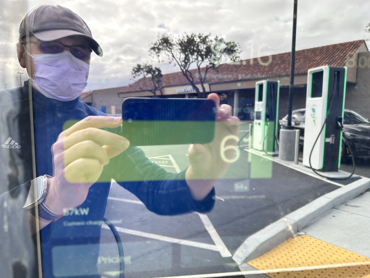 fdimeglio's tweet photo. Another bad day with @ElectrifyAm chargers: on  #01 we have 55kW max with 73F battery / 56% soc ... that's so lame and EA is not fixing their chargers when we have reported those issues many times. On #03 a person is charging at 19kW only with a MachE / 56% soc. @RateYourCharge https://t.co/OpQwuFPh35