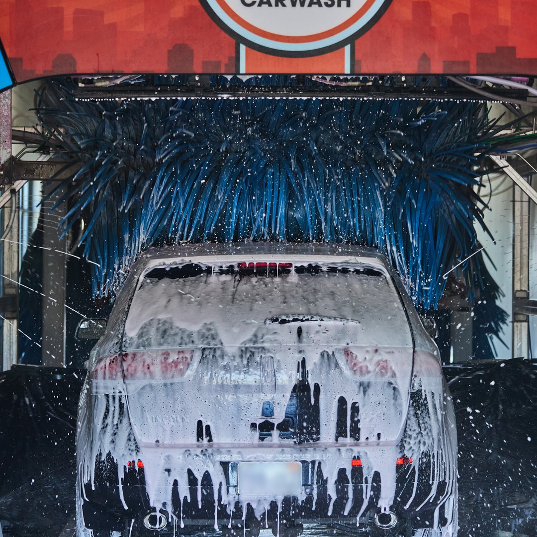 TheGOCarWash's tweet photo. Bring on the bubbles—it's #NationalBubbleWeek! 🫧🫧🫧 https://t.co/ZwfrVkeO4W