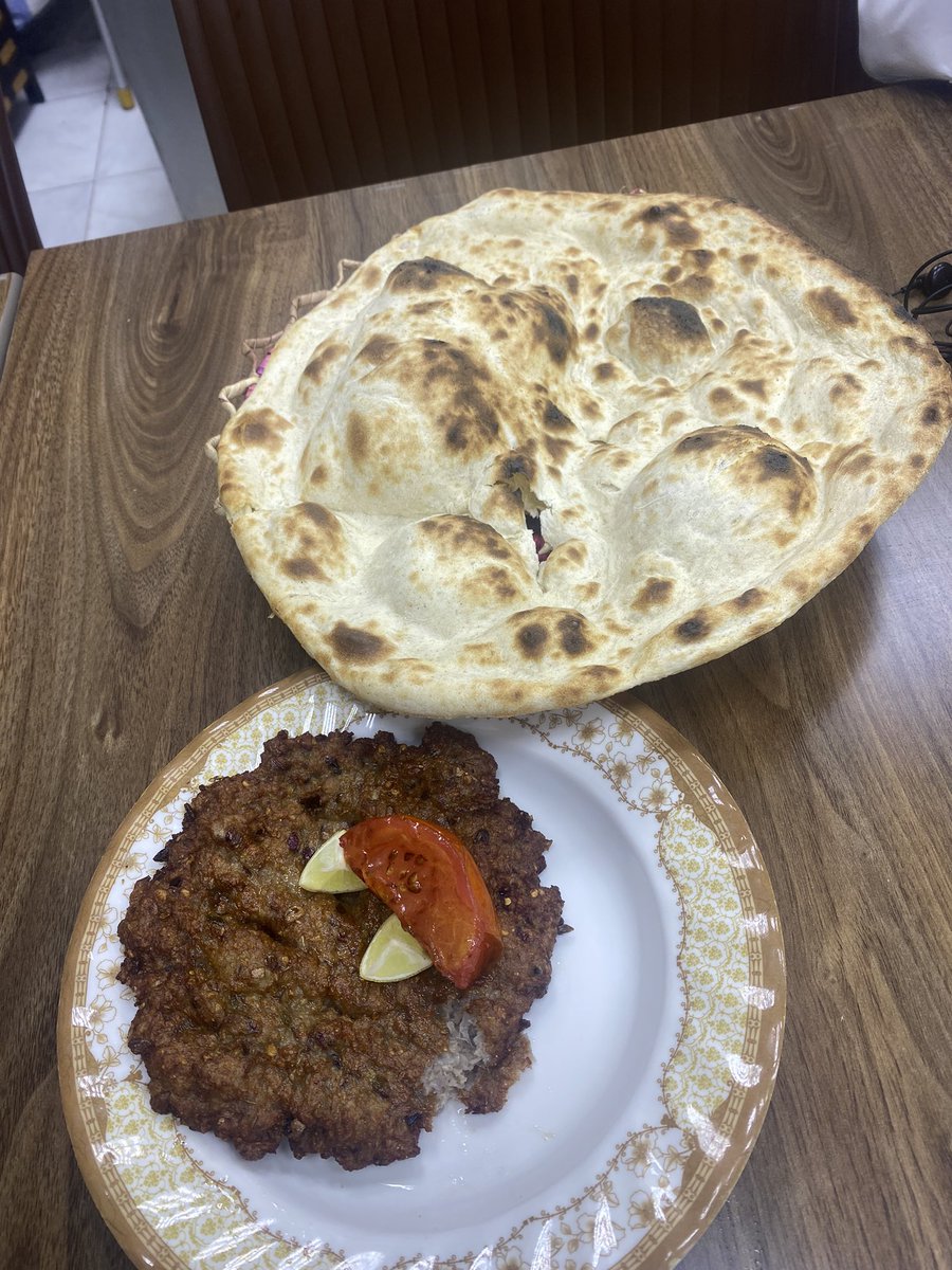 EvolveLeadLove's tweet photo. I was missing something so I went for a long #Walk .Saw few food joints but stopped at this #KhyberPakhtunkhwa #Food joint .Got to eat one of the finest #ChapliKabab of my life .

#Walking is full with #discoveries &amp; walking boost my #happiness .Whats your view?

#Jeddah #Travel https://t.co/ogpWsAiwqD