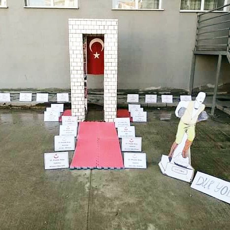 Çanakkale Zaferinin 108.yılı kapsamında okulumuzda hazırlanan Cannakkale Abidesi 🇹🇷🇹🇷
