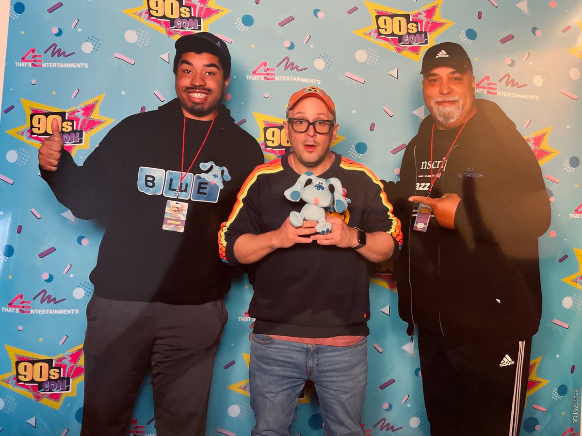 lettercritters's tweet photo. I went to the 90’s Con yesterday and took pictures with Steve Burns and @JasonMarsden! They are inspiration for my Letter Critters book career. #90scon #lettercritters #convention #bluesclues #steveburns @CelebPhotoOps #jasonmarsden https://t.co/jAceLhts7T