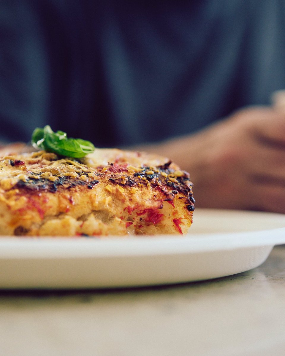 fonziewonzie's tweet photo. Pizzeria Bianco and their Sicilian slice is seriously the best thing ever.
#pizza #rowdtla #food https://t.co/L01a3K3NrZ