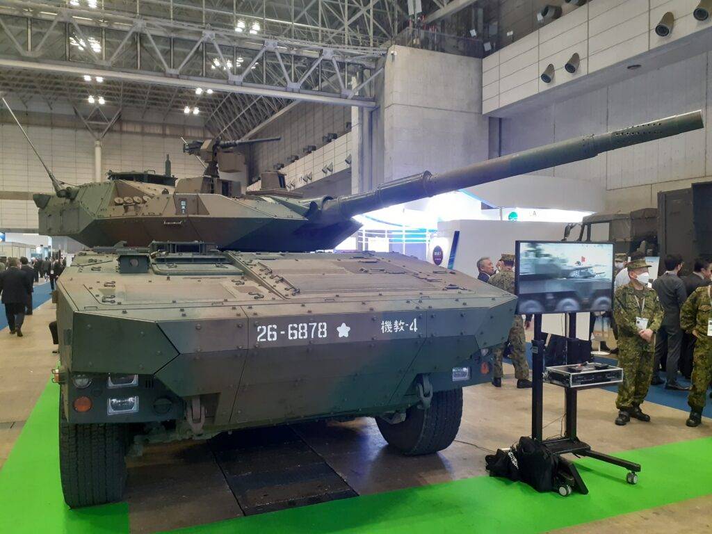 OvertDefense's tweet image. DSEI Japan 2023: JGSDF Armored Officers Present the Type-16 MCV

READ:  overtdefense.com/2023/03/20/dse…

Jakub Wozniak brings  in depth coverage from #DSEIJapan #AFV #Type16 #Japan #JGSDF