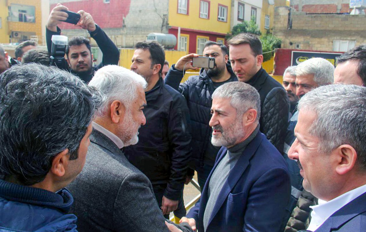 HurDavaPartisi's tweet photo. Genel Başkanımız Sayın @zyapicioglu, Şanlıurfa'da yaşanan sel felaketi ile ilgi kentte çalışmaları koordine eden Hazine ve Maliye Bakanı Sayın Nurettin Nebati ile bir araya geldi. Görüşmede, selzedelerin mağduriyetlerinin giderilmesi konusunda fikir alışverişinde bulunuldu. https://t.co/qy6QIwpzAE