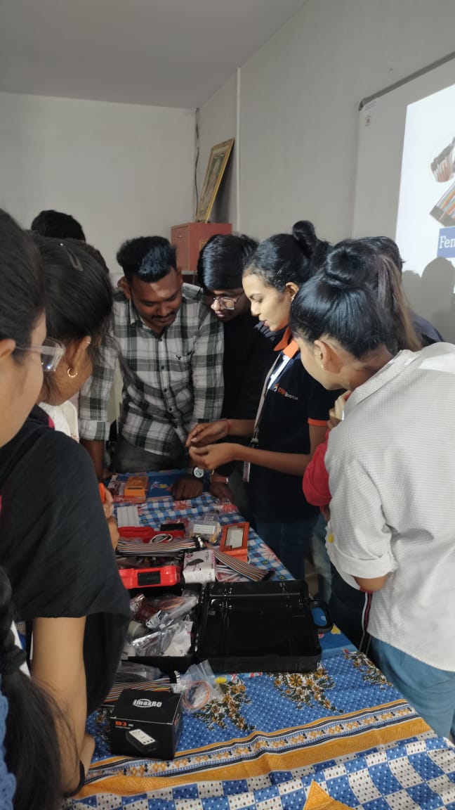 JPatanwadia's tweet photo. Innovation Club Prabodh Level Training Day 1 on #Robotics #Mechatronics #STEMeducation at N.S Patel Arts College, Anand with aim to say "I am an Innovator."
@PMOIndia @CMOGuj @kuberdindor @narottamsahoo @InnoClubCHE @InfoGujcost @STEMbotix https://t.co/xZOkFHtbYh
