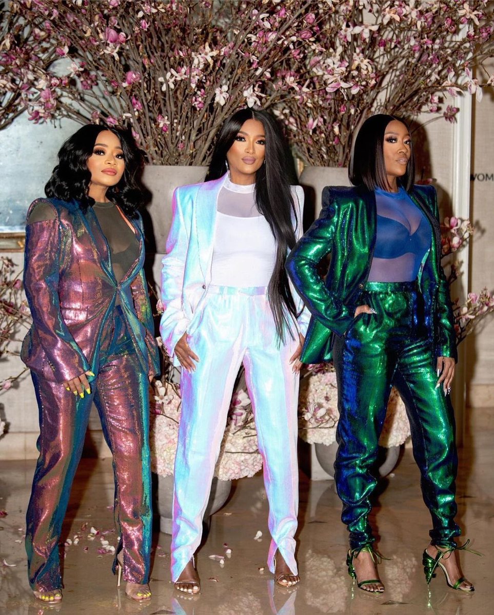 __TheRealMcCoy1's tweet photo. Lelee, Taj &amp;’ Coko … #SWV 🎤👸🏾🔥 

Sisters With Voices ( SWV ) When you think of 90’s Female R&amp;B Groups SWV clearly crosses mind before Xscape. SWV sound/songs set them apart amongst other groups. SWV has club songs, R&amp;B classics and also SOUNDTRACK ANTHEMS!!
#QueensOfRnB #SWV https://t.co/69R5DXGwMi
