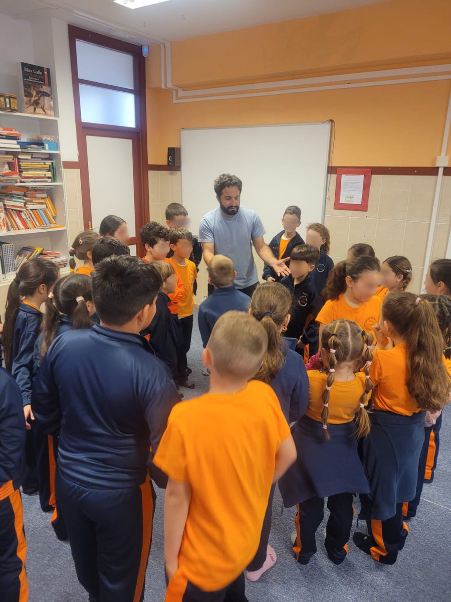 Talleres molones, ¿conoces a este artista? #barcodepapelcanarias #abubukaka