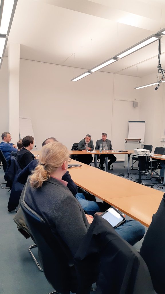 'Verfassungsfeindliche Gefährdungslagen und Pol. Bildung in Thüringen'. Veranstaltung der #DVPB Thüringen und Fortbildung des @Thillm.  Gesprächs- und Diskussionsrunde mit dem Präsidenten des Thüringer Verfassungsschutzes
#dvpbth 
#sozialkunde 
#gutebildungth 
#politischebildung