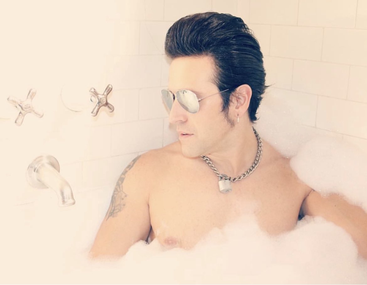 tommylondon's tweet image. Splish Splash. #photoshoot #mrbubble #splishsplash