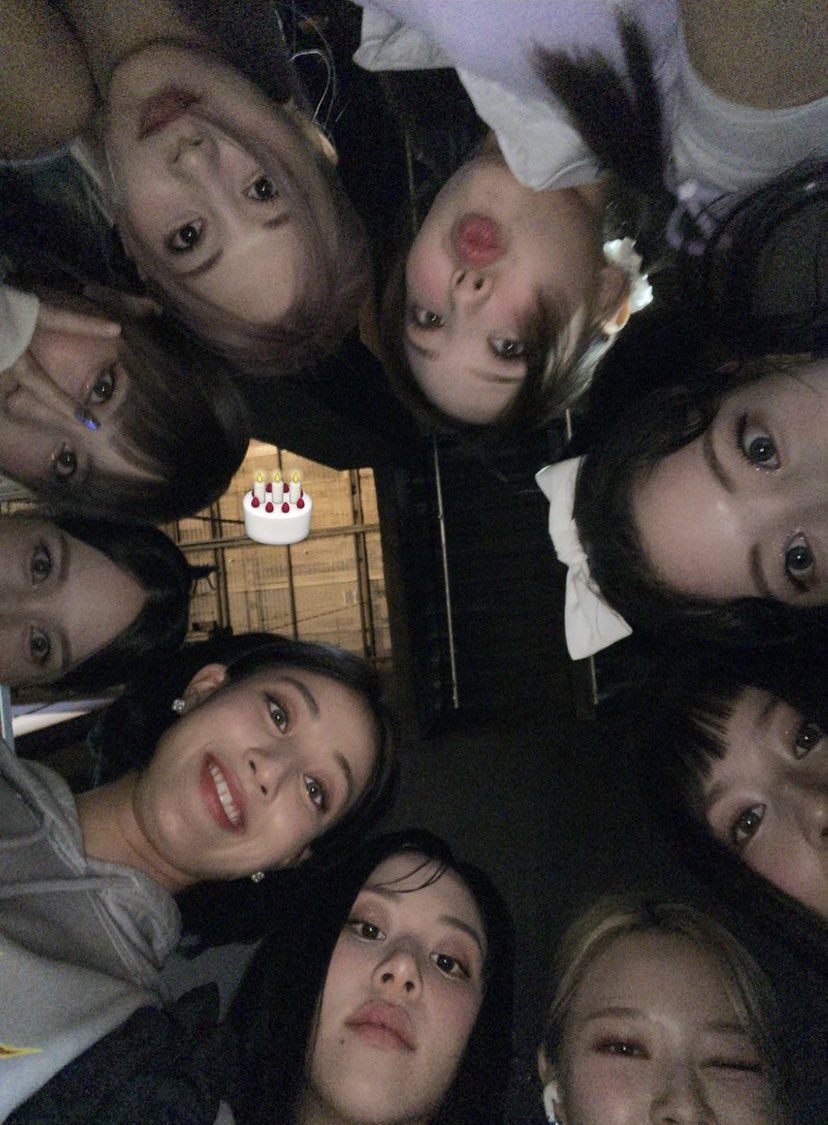 MIYOMINA2's tweet photo. Thank you TWICE for being the best group ever, you were the delight of my life. You bring the happiness to us and give us the hope. I hope you stay happy and well, love you so much my my second family💗. 
ALWAYS PROUD OF TWICE 
#ThankyouTWICE https://t.co/QdJZN7jrk0