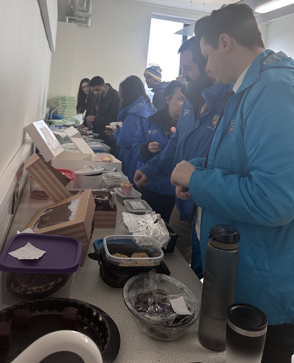 LamarrHouse's tweet photo. The House Bake off today did not disappoint! Thank you to all staff and students for their contributions and for taste testing…talented bakers all around🙌🏽 #CABakeOff @ChilternA @Douggie954 @cotton_nadine @unleashing_me @AsmaBaig296 @BrawnHouse @HouseDyson @HouseShilling https://t.co/dy3hCHSnGf