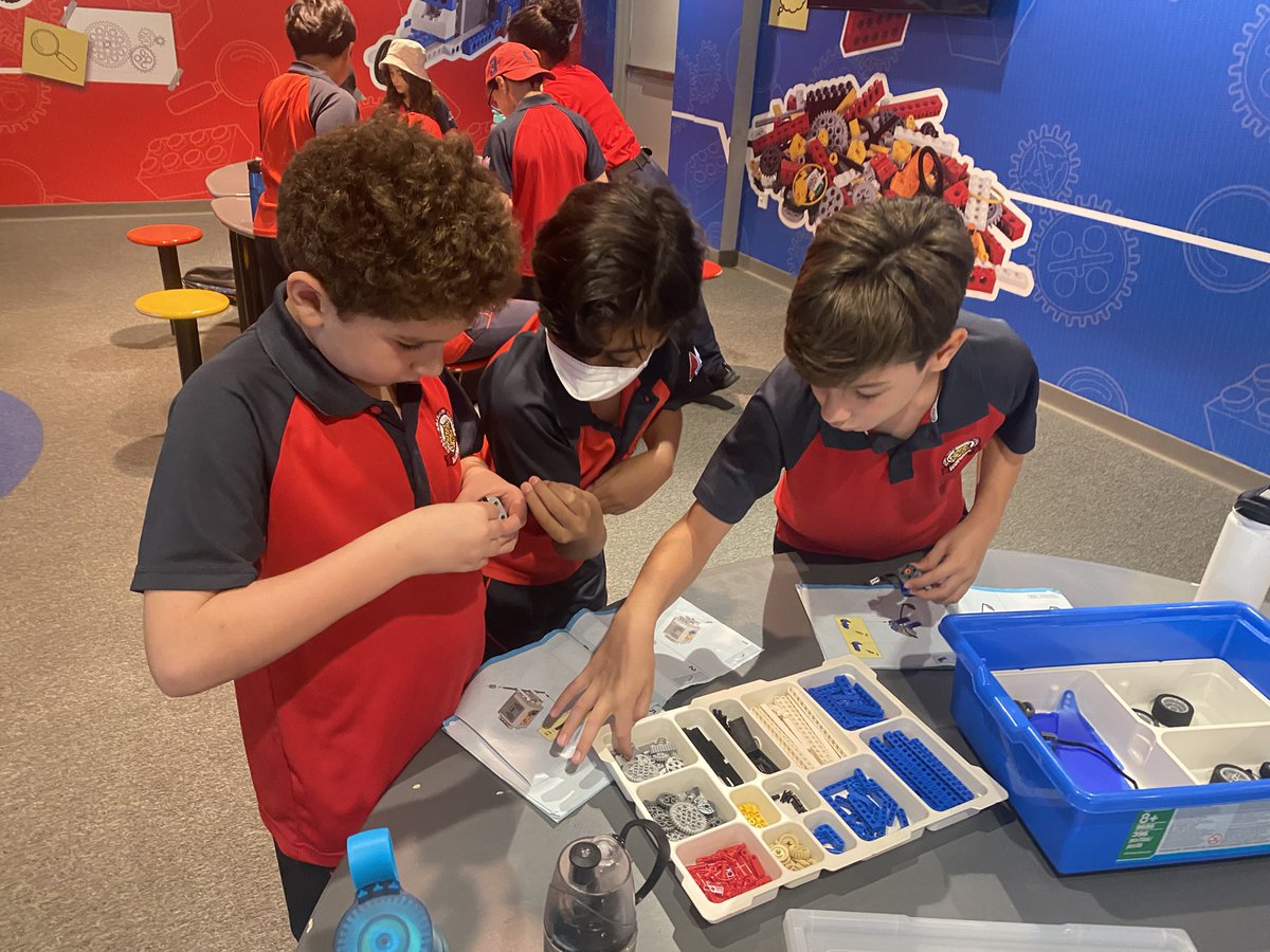 TeachMoChill tweet media