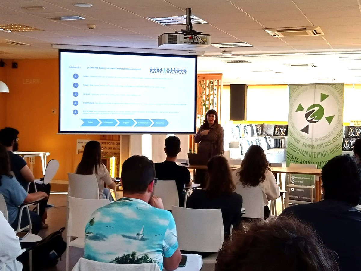 coambaoficial's tweet photo. 📈 Conoce los actuales nichos de empleo para #ambientólogos y #ambientólogas, la situación del mercado laboral y cómo potenciar nuestro perfil en #LinkedIn en el #XTriatlón de #empleo COAMBA
🤝🏻 Acción gratuita dentro del programa #Recapacicla
#Qualen #Empleabilidad #SomosCOAMBA https://t.co/p0Z3XEYkBq